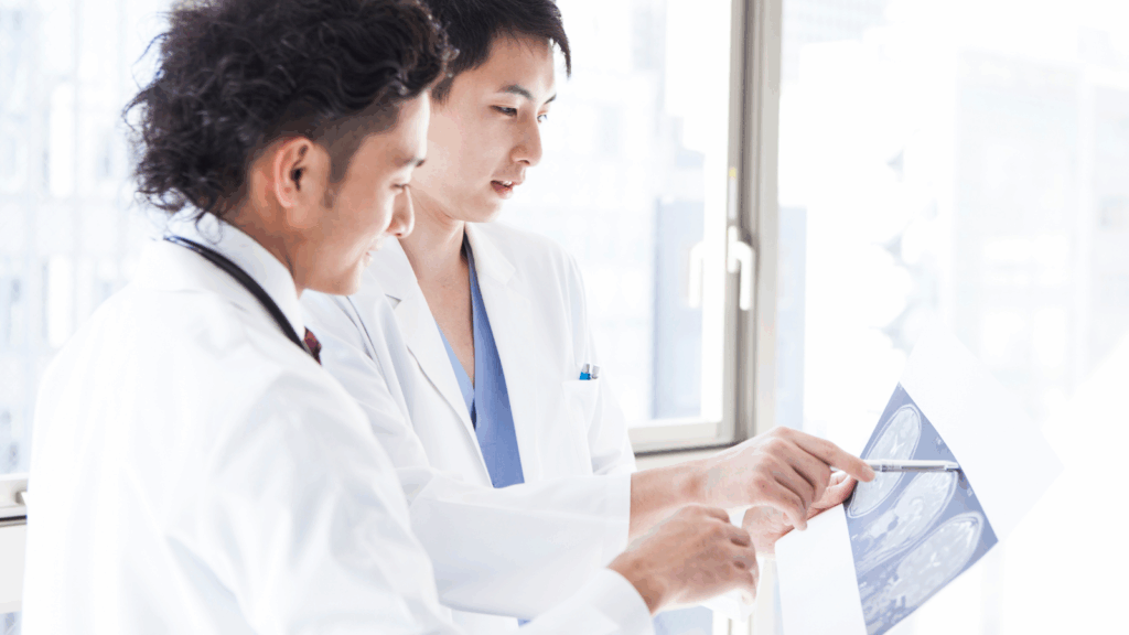 後輩を育てる医師