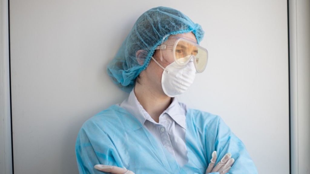 感染予防をするスタッフ